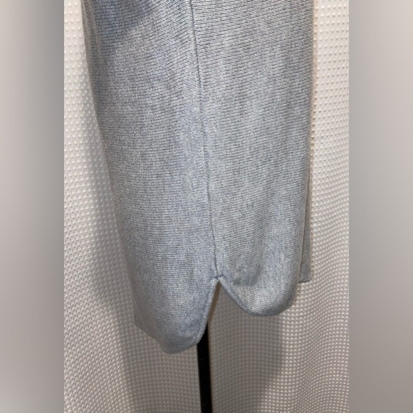 Women’s Michael KORS light gray knit sweater size medium - Picture 7 of 15